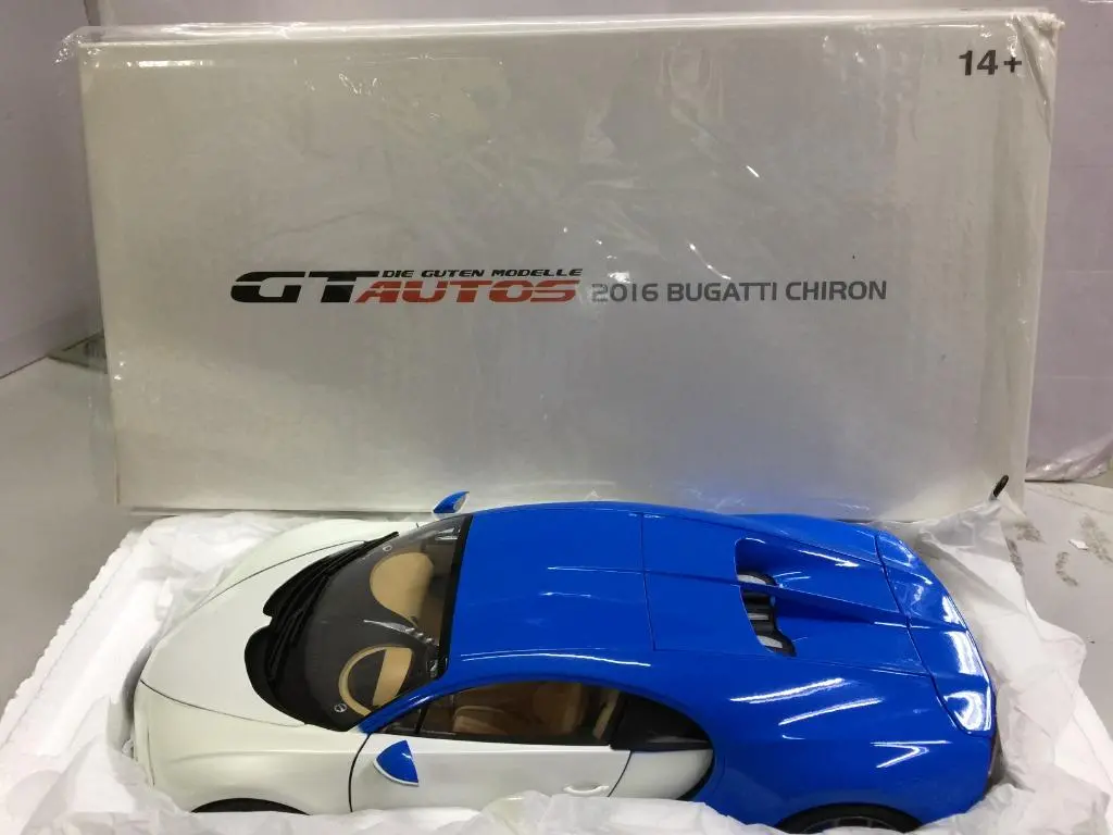 Gt Autos 1/18 Bugatti Chiron 2016 Blue / White (11010Mb) (70563) (Pa0) 1