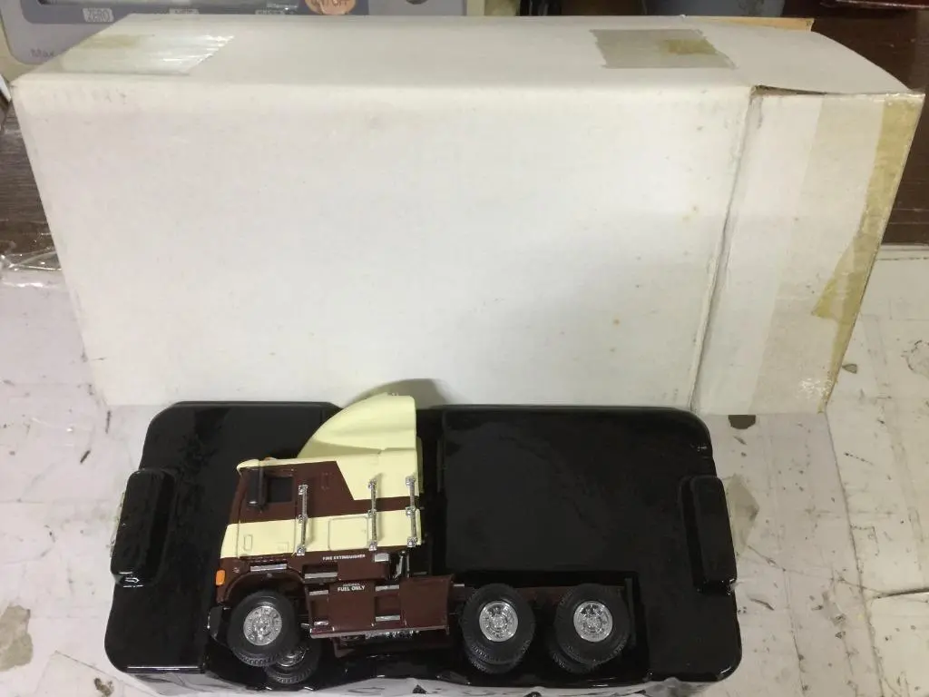 Matchbox 1/58 Freightliner 福萊納 北美重型貨運第一卡車 (Buy) 1