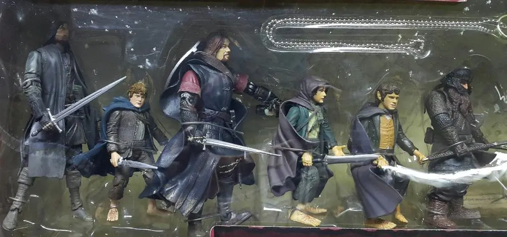 Toy Biz 81210 魔戒首部曲 魔戒現身 佛羅多·巴金斯 甘道夫 亞拉岡 勒苟拉斯 金靂 波羅莫 山姆·詹吉 梅里 皮聘 The Lord Of The Rings The Fellowship Of The Ring Deluxe Gift Pack Frodo Baggins Gandalf The Grey Aragorn Legolas Gimli Boromir Samwise Gamgee Merry & Pippin (Lotr) 1132910008 2
