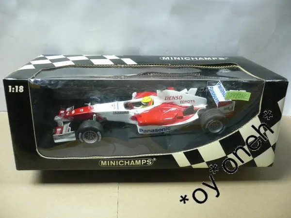 Minichamps 1/18 Panasonic Toyota Racing Showcar 2005 #17 (06403) (Buy) 1