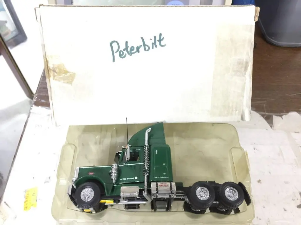 Matchbox 1/58 Peterbilt 359 彼得比爾特 肌肉卡車 美式長頭卡車 (Buy) 1