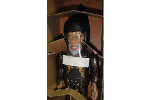 Medicom Mednfc009 Planet Of The Apes Thade Wind-Up Tin Toy 50009 (Piu-285P) 2