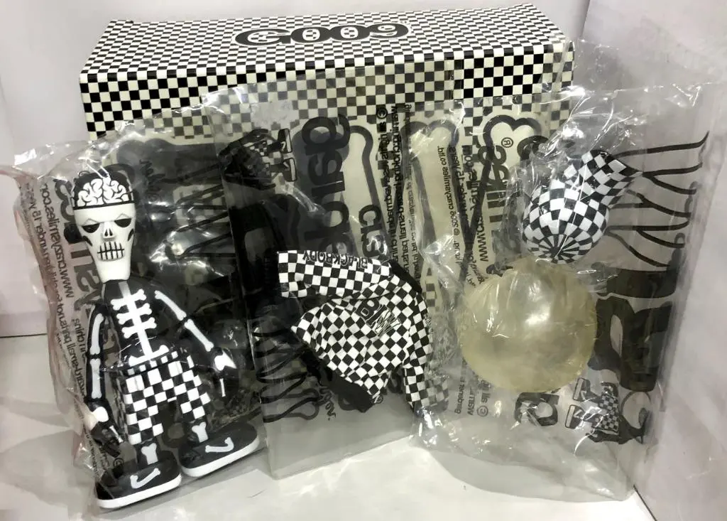 Crazysmiles Michael Lau Black Body White Bone Gardener 009 Figure G009 G0090606 (C967-25) 白骨 1