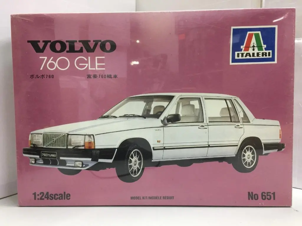 Italeri 1/24 Volvo 760 Gle No. 651 (80651) (C890a-922) 1