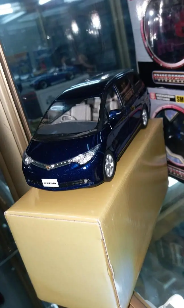 1/30 Toyota Estima 1
