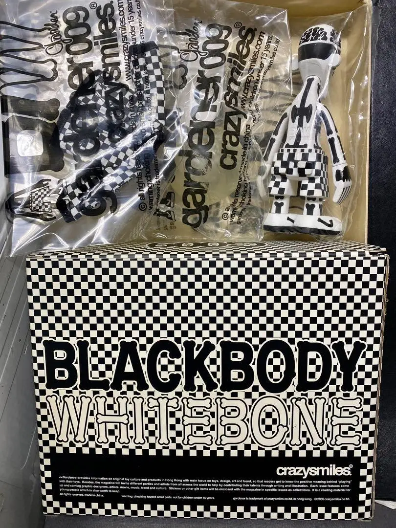 C967-24B50x Crazysmiles Michael Lau B/W Black Body White Bone Gardener 009 Figure G009 G0090606 黑骨 2