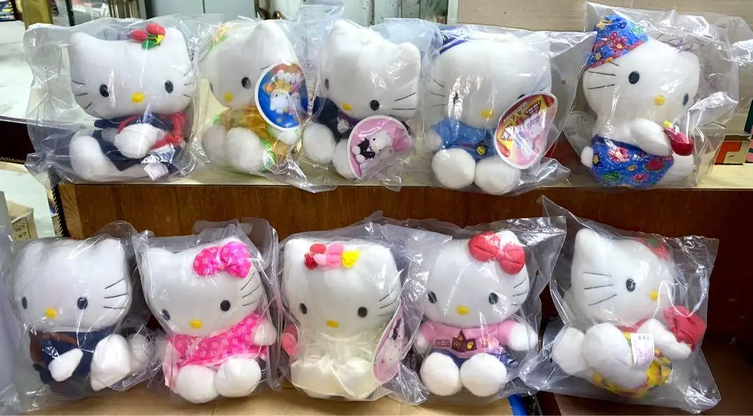 1999 Mcdonald’S Hello Kitty Set 麥當勞 毛公仔 1