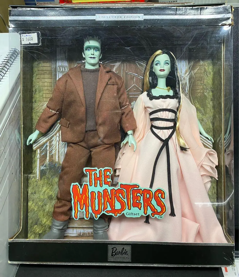 Mattel 50544 Barbie Collectibles The Munsters Gift Set Barbie & Ken Dolls Vampire Dracula Addams Frankenstein (Piu-100) 1