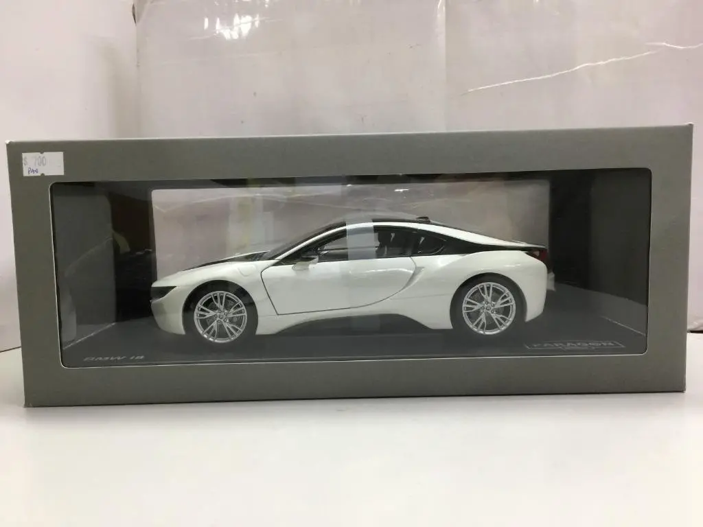 Paragon 1/18 Bmw I8 Crystal White Frozen Grey (97083) (Pa0) 1