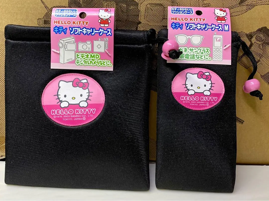 2003 Sanrio Hello Kitty Cushion Case Soft Carry Case For Eyeglasses Phones Videos Camera 相機 眼鏡 電話 保護套 Set (鄺t684) 1