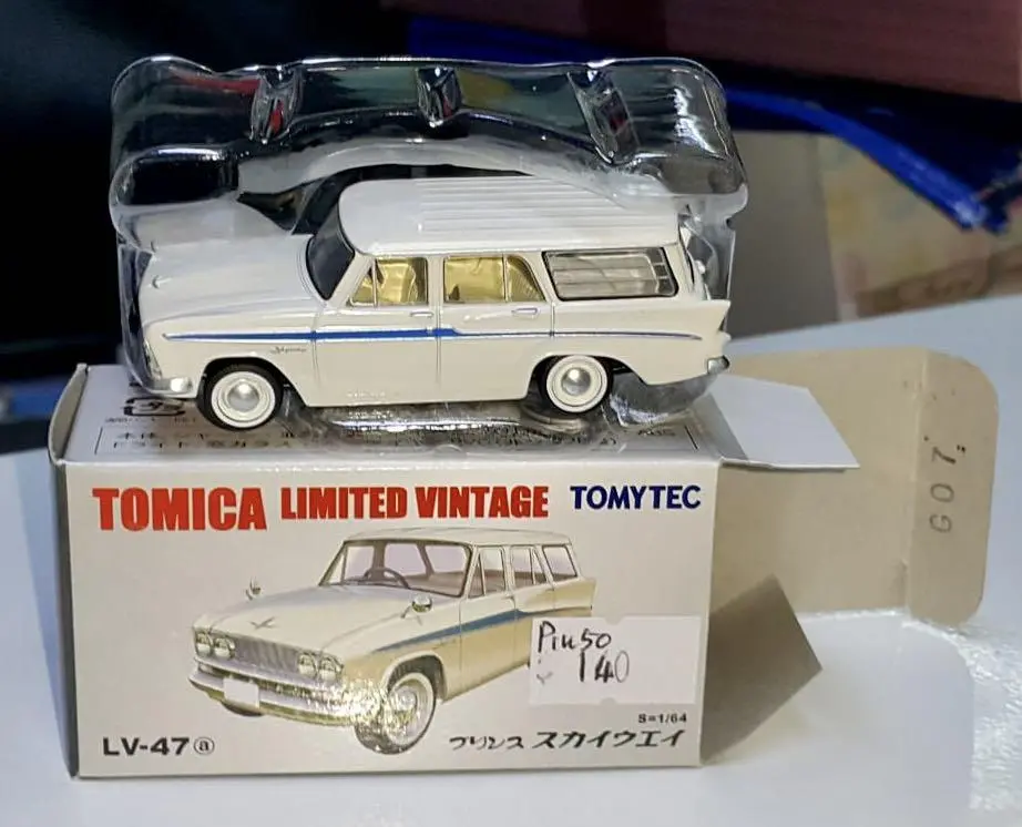Tomytec Tomica Limited Vintage Lv-47A Prince Skyway 1/64 (Piu-50) 1