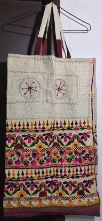 印度民族袋 Old Rabari Hand Embroidery Mirror Banjara Tribal Rare Shoulder Ethnic Kuchi Bag 特長 Tote Bag B31582075 E3492-1016N 1