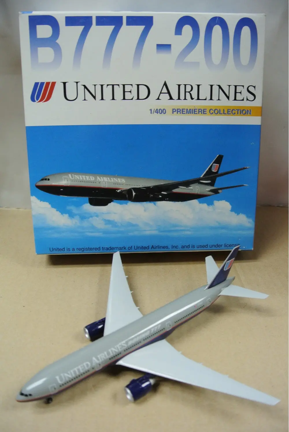 Dragon Wings 1/400 United Airlines B777-200 N772ua (55023) (Wkg) 1
