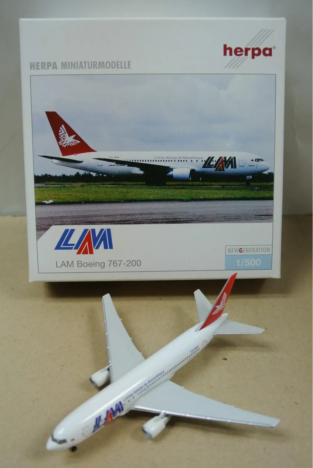 Herpa 1/500 Lam Boeing 767-200 C9-Baf (512770) (Piu10) 1