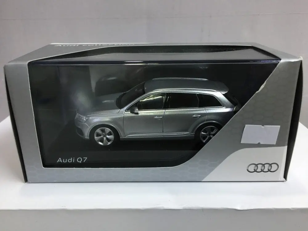 Audi 1/43 A4 Q7 Foil Silver (501.14.076.13) (02344) (Buy) 1