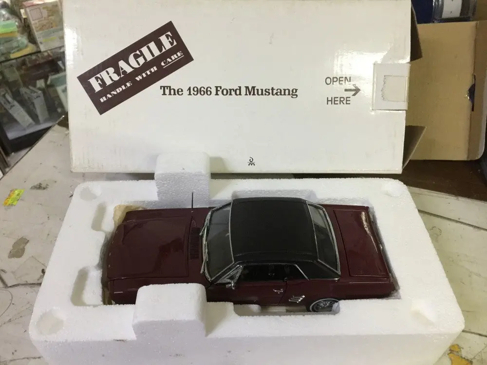 Danbury Mint 1/24 1966 Ford Mustang Hardtop Coupe (Buy) 1