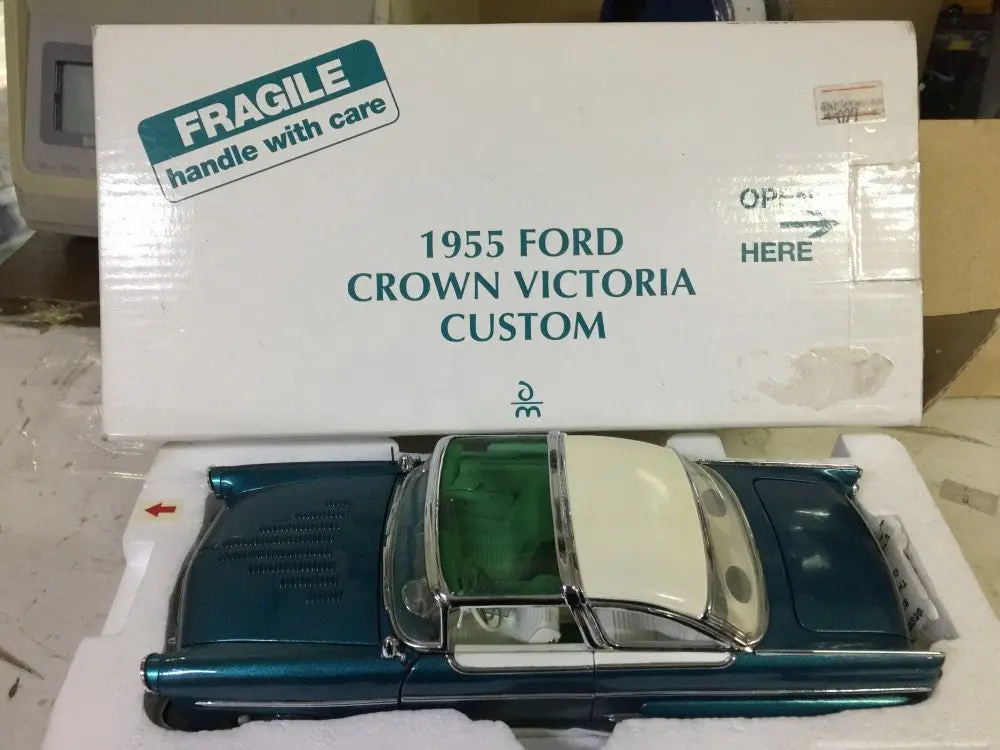 Danbury Mint 1/24 1955 Ford Crown Victoria Custom Green (Buy) 1