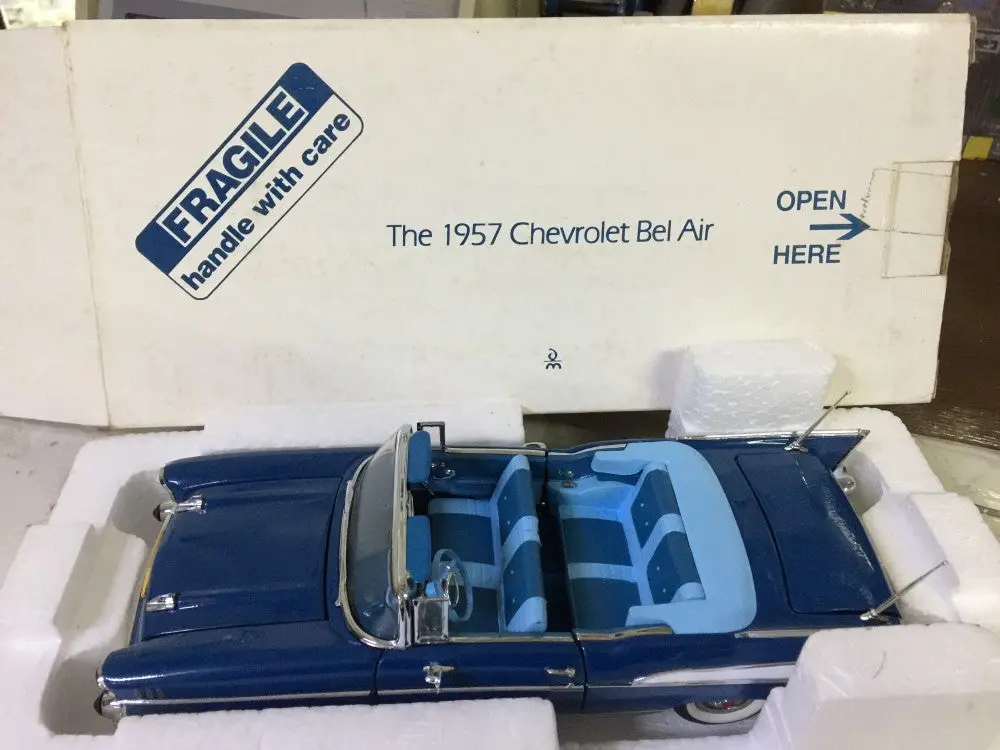 Danbury Mint 1/24 1957 Chevrolet Bel Air Convertible Sport Coupe Blue (Buy) 1