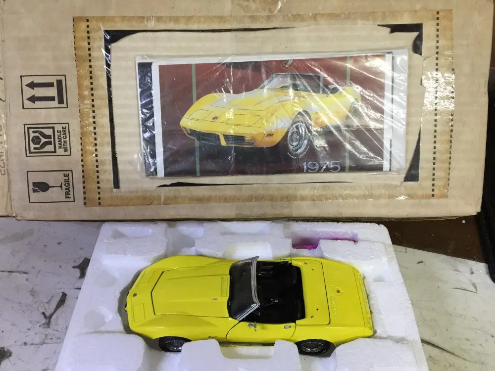 Franklin Mint 1/24 1975 Corvette Stingray Yellow (Kwa) 1