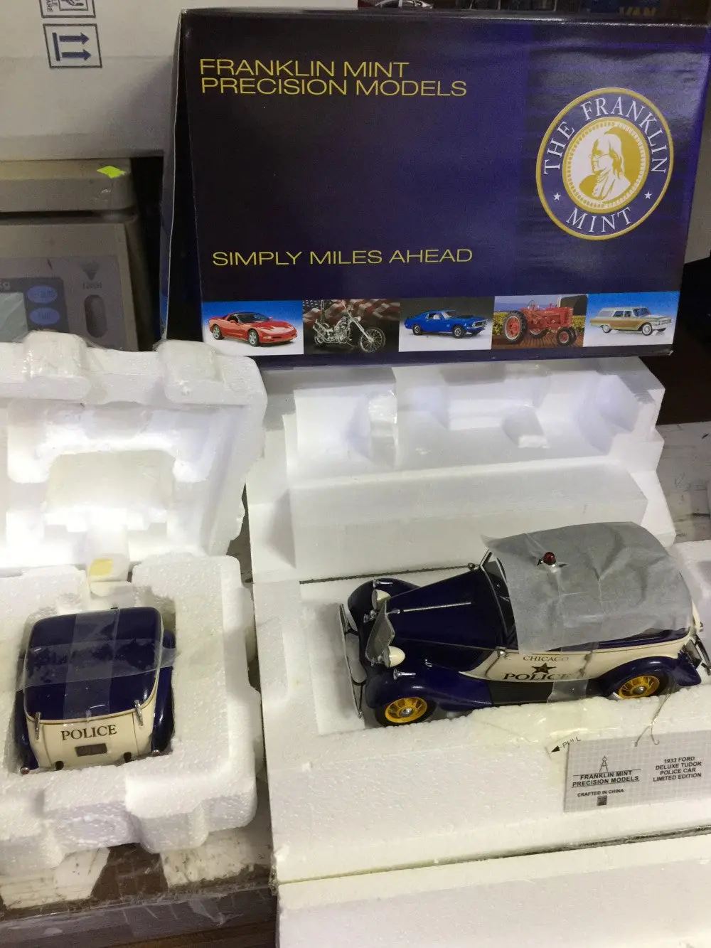 Franklin Mint 1/24 1969 Ford Deluxe Tudor Police Car With Trailer (Buy) 1