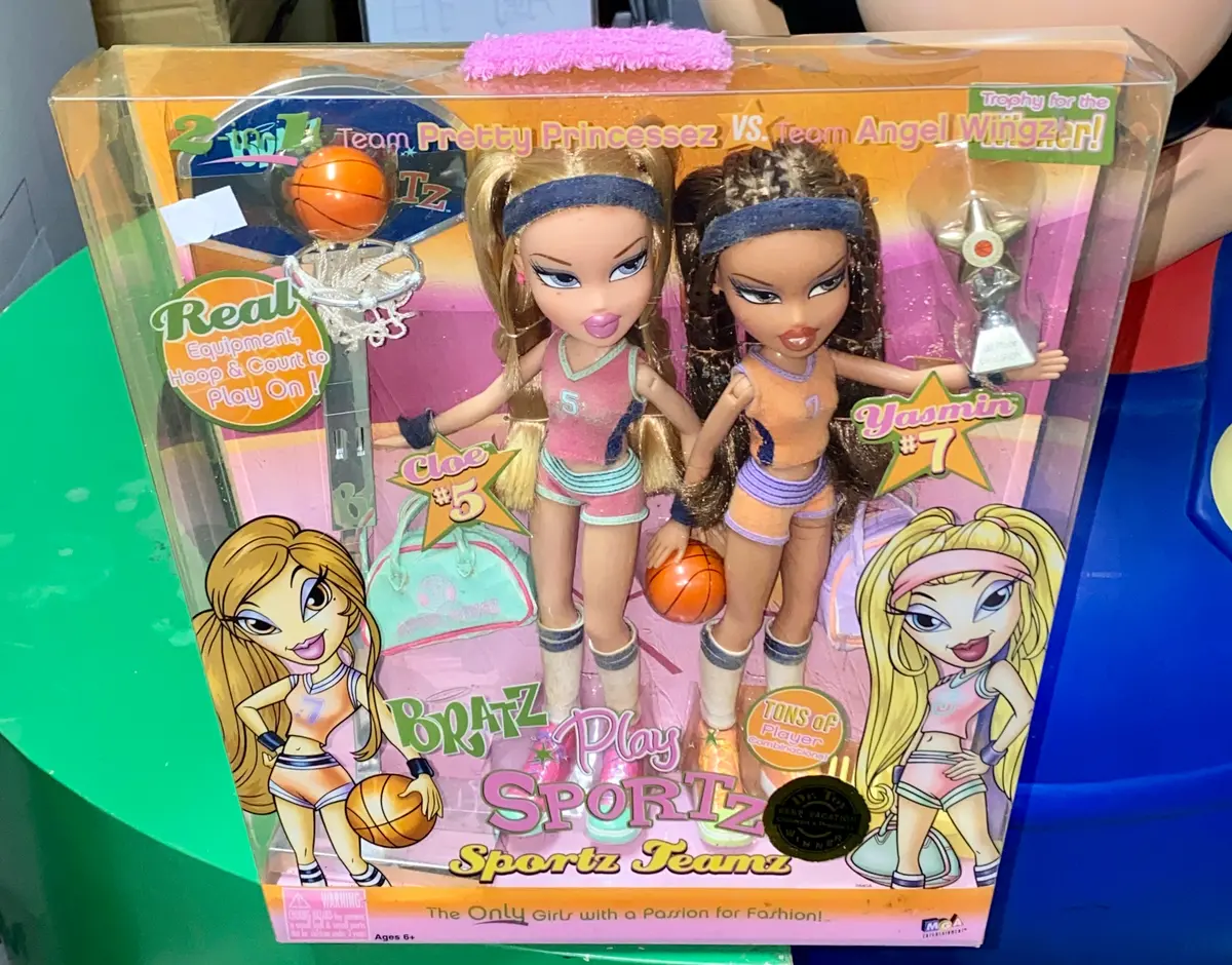 C1205 Mga 324706 Bratz Play Sportz Collection Basketball #5 Cloe #7 Yasmin Dolls Teamz 2-In-1 Team Pretty Princessez Vs Team Angel Wingz Dr. Toy Winner Best Vacation Children's Products 1