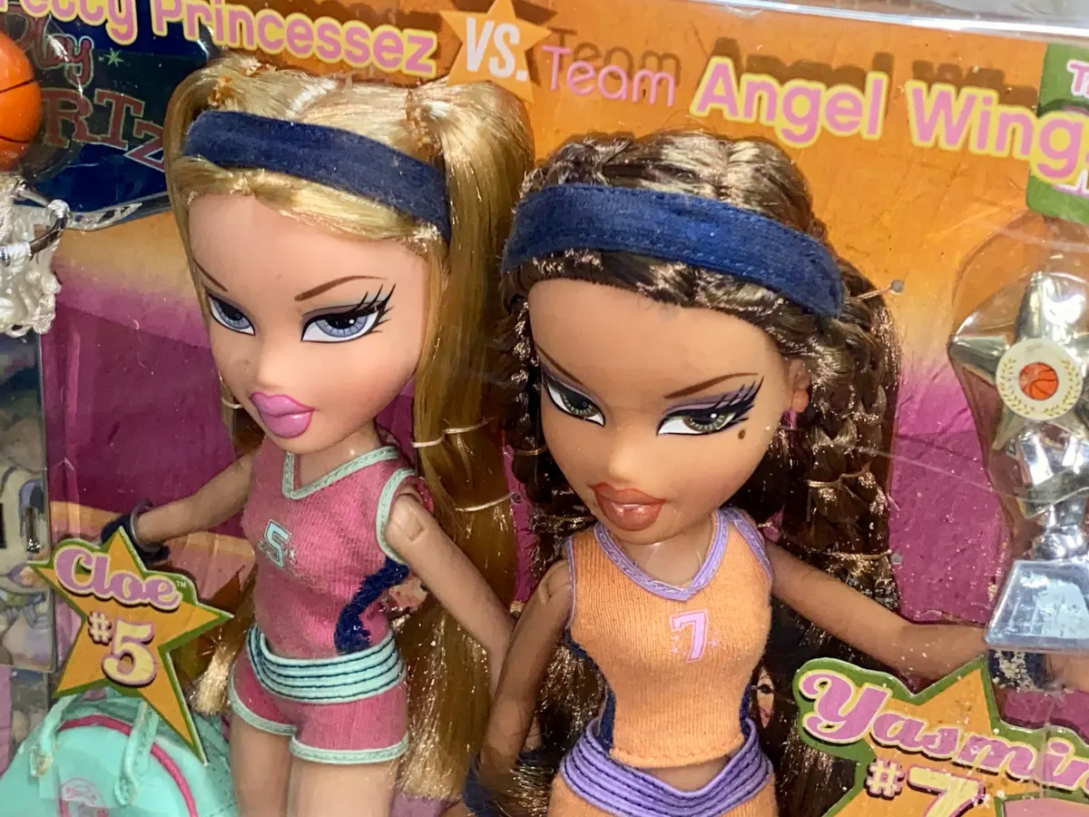 C1205 Mga 32470 Bratz Play Sportz Collection Sportz Teamz Basketball 2-In-1 Team Pretty Princessez Vs Team Angel Wingz #5 Cloe #7 Yasmin Dolls Dr. Toy Winner Best Vacation Children's Products 2