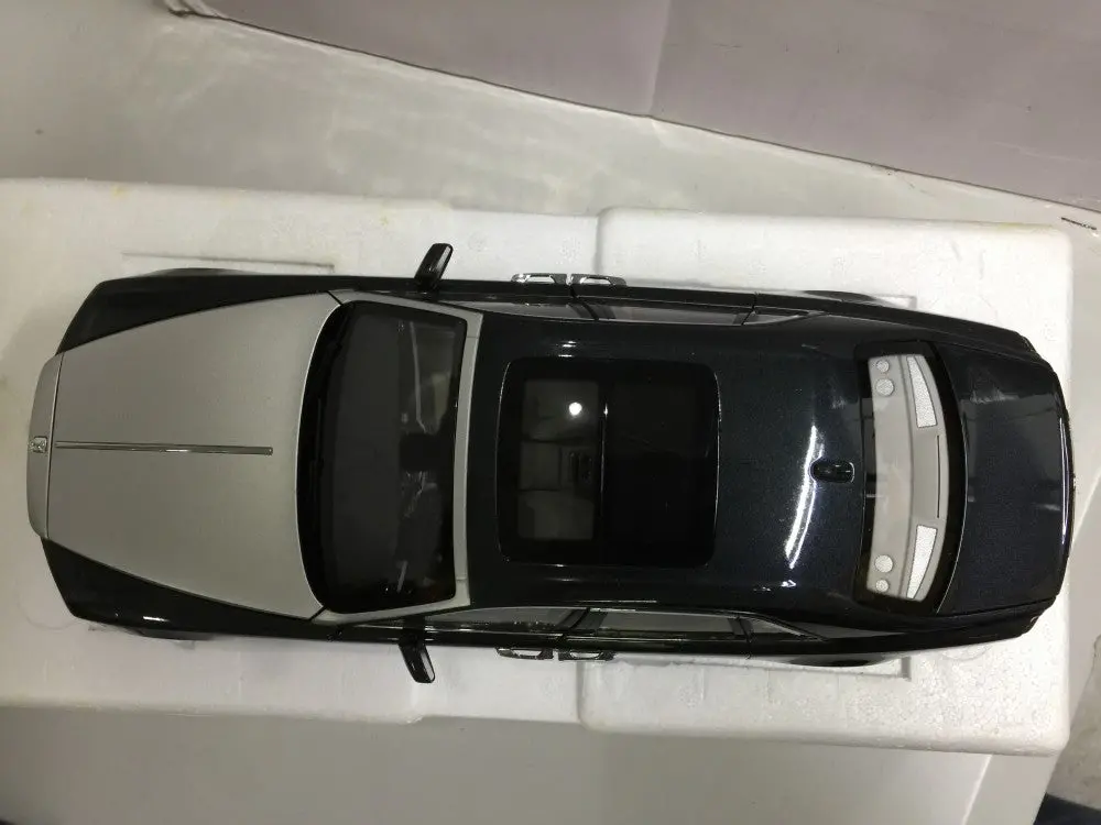 Kyosho 1/18 Rolls-Royce Ghost Darkest Tungsten (08801Tgr) (19504) (Buy) 2
