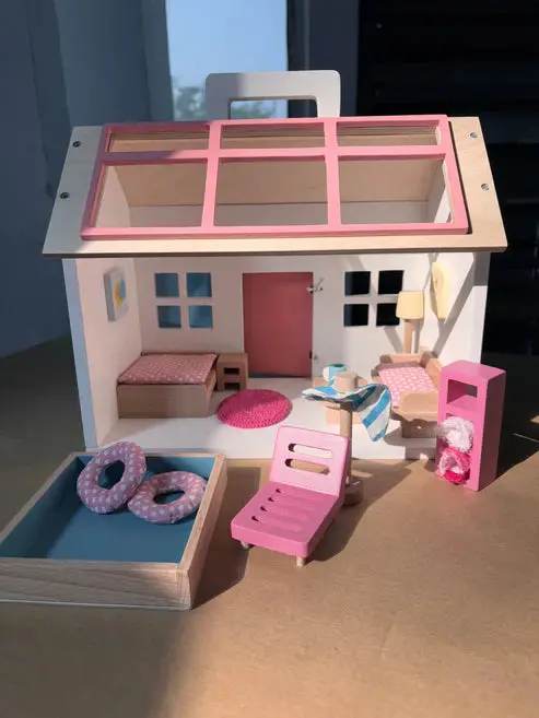 Kiddies Kingdom Pop's Pool Side Villa - Mini Dollhouse Imaginative Play For Ages 3 And Above 1