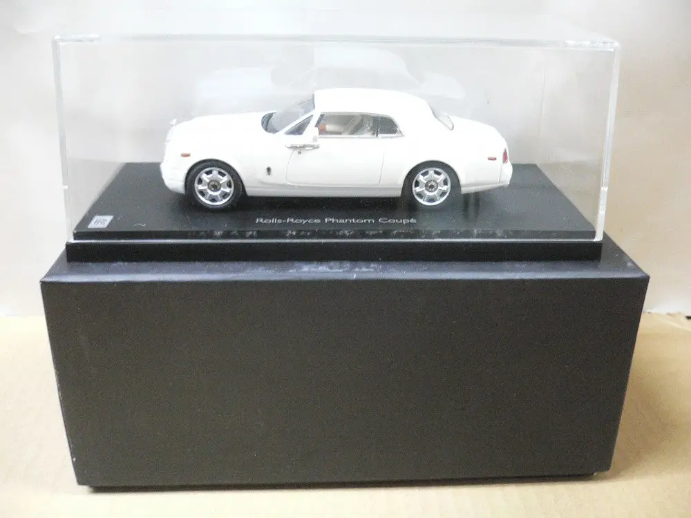 Kyosho 1/43 Rolls-Royce Phantom Coupe English White 05531Ew (24131) (Piu150) 1
