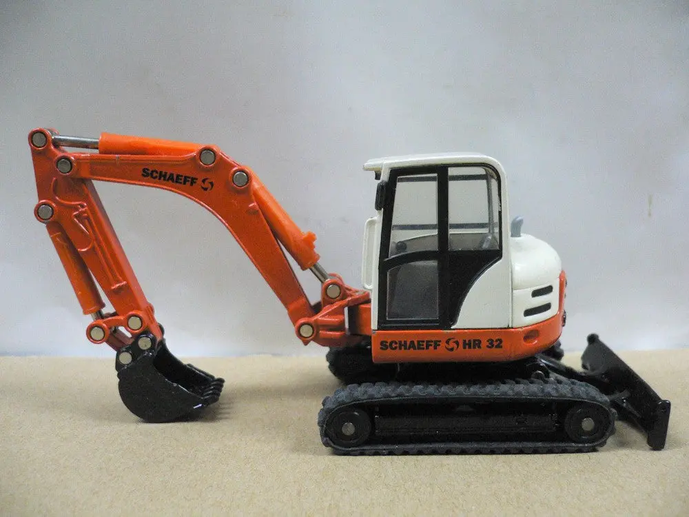 Siku 1/50 3521 Schaeff Hr32 Crawler Excavator (Buy) 1