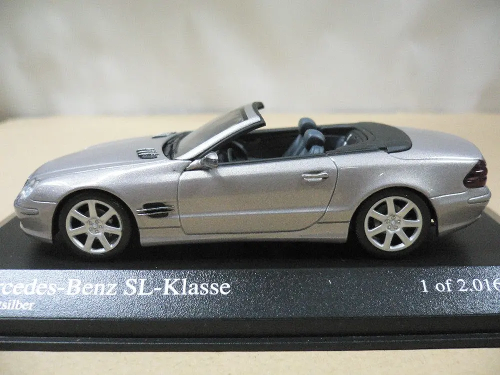 Minichamps 1/43 Mercedes-Benz Sl Class Cabnolet 2003 Dark Silver Metallic (400 031034) (05450) (Piu129) 2