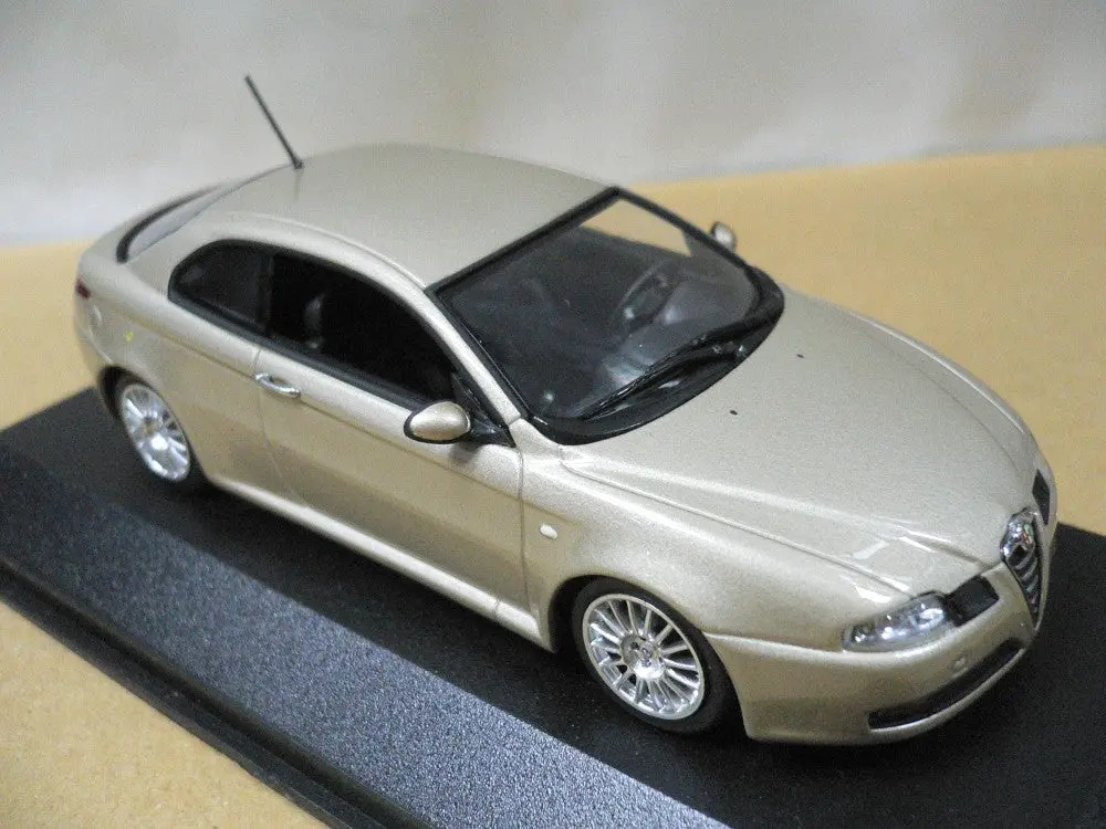 Minichamps 1/43 Alfa Romeo Gt 2003 Champagne Metallic (400 120325) (06117) (Piu50) 2