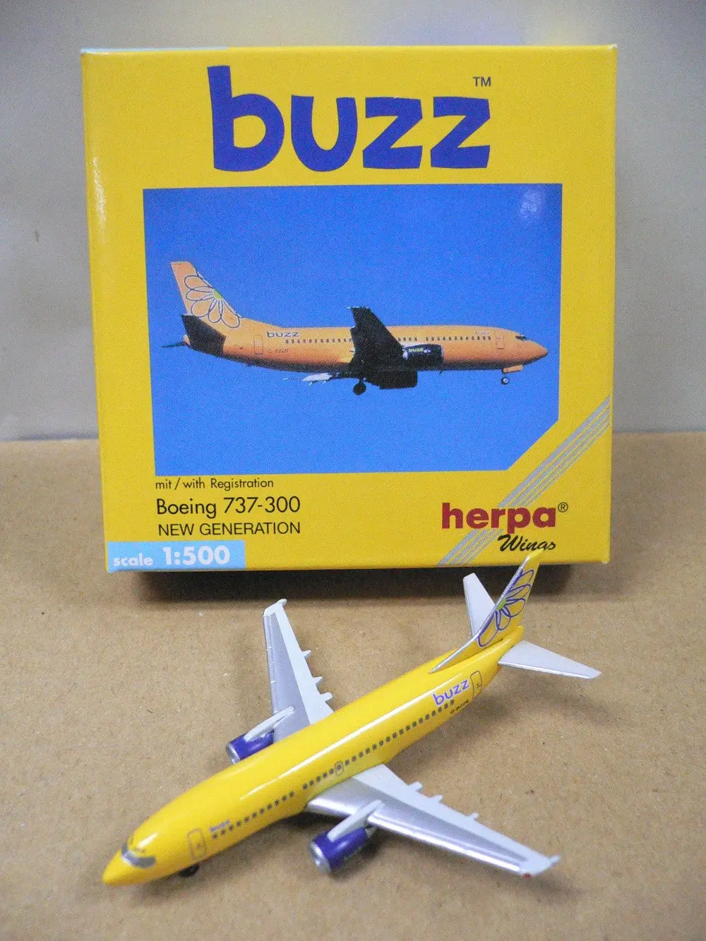 Herpa Wings 1/500 Buzz Boeing 737-300 New Generation G-Bzzb (513043) (Pa0) 1