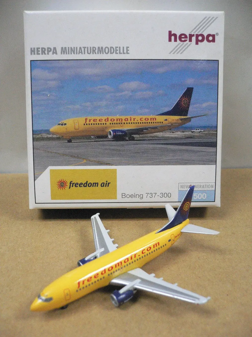 Herpa 1/500 Freedom Air Boeing 737-300 Zk-Sjc (510318) (Pa0) 1