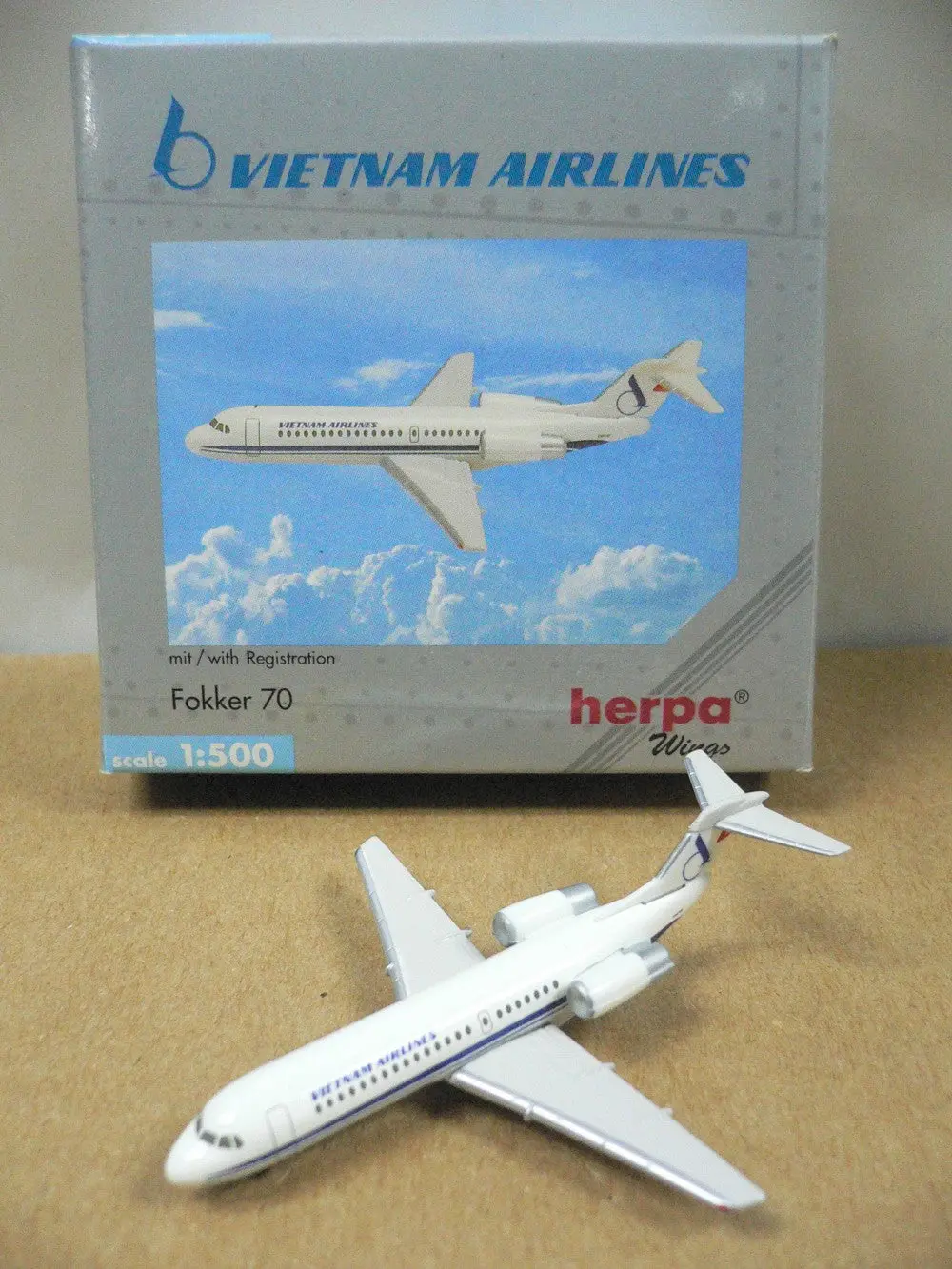 Herpa 1/500 Vietnam Airlines Fokker 70 Vna502 (509282) (Pa0) 1