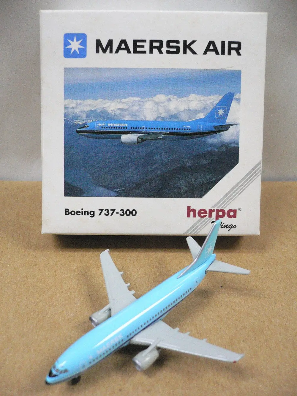 Herpa Wings 1/500 Maersk Air Boeing 737-300 (500500) (Wkg) 1