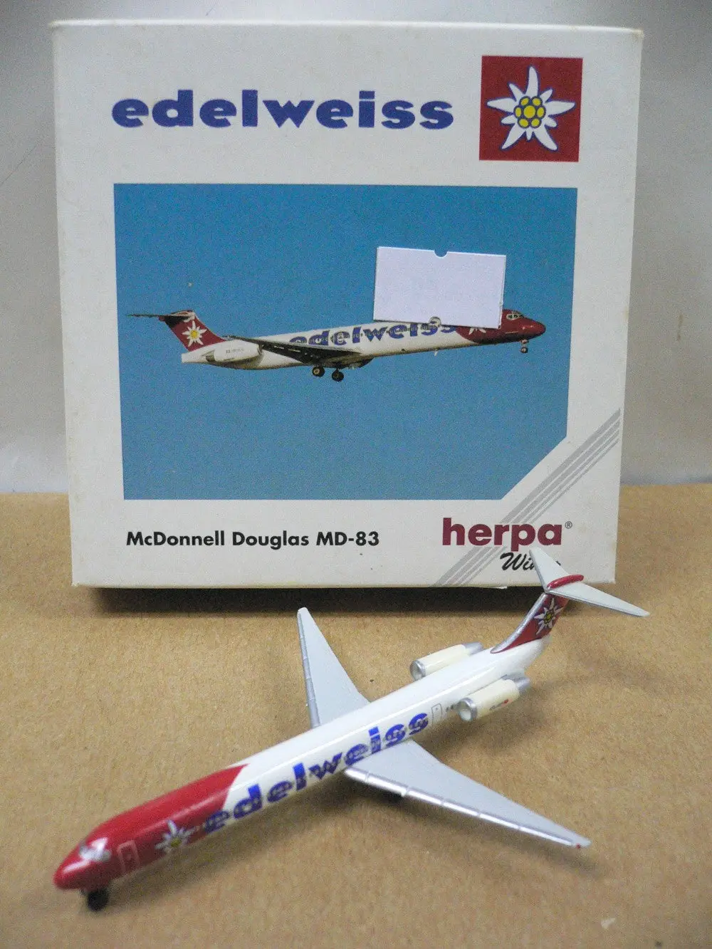 Herpa Wings 1/500 Edelweiss Mcdonnell Douglas Md-83 Hb-Ikp (507639) 1