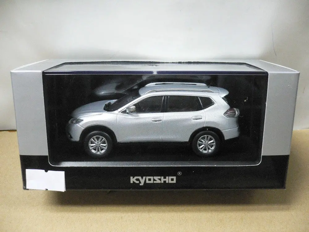 Kyosho 1/43 Nissan X-Trail T32 Silver (03641S) (24320) (Piu50) 1