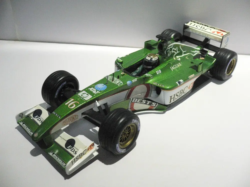 Hotwheels 1/18 Jaguar R3 Eddie Irvine 2002 #16 (Buy) 1