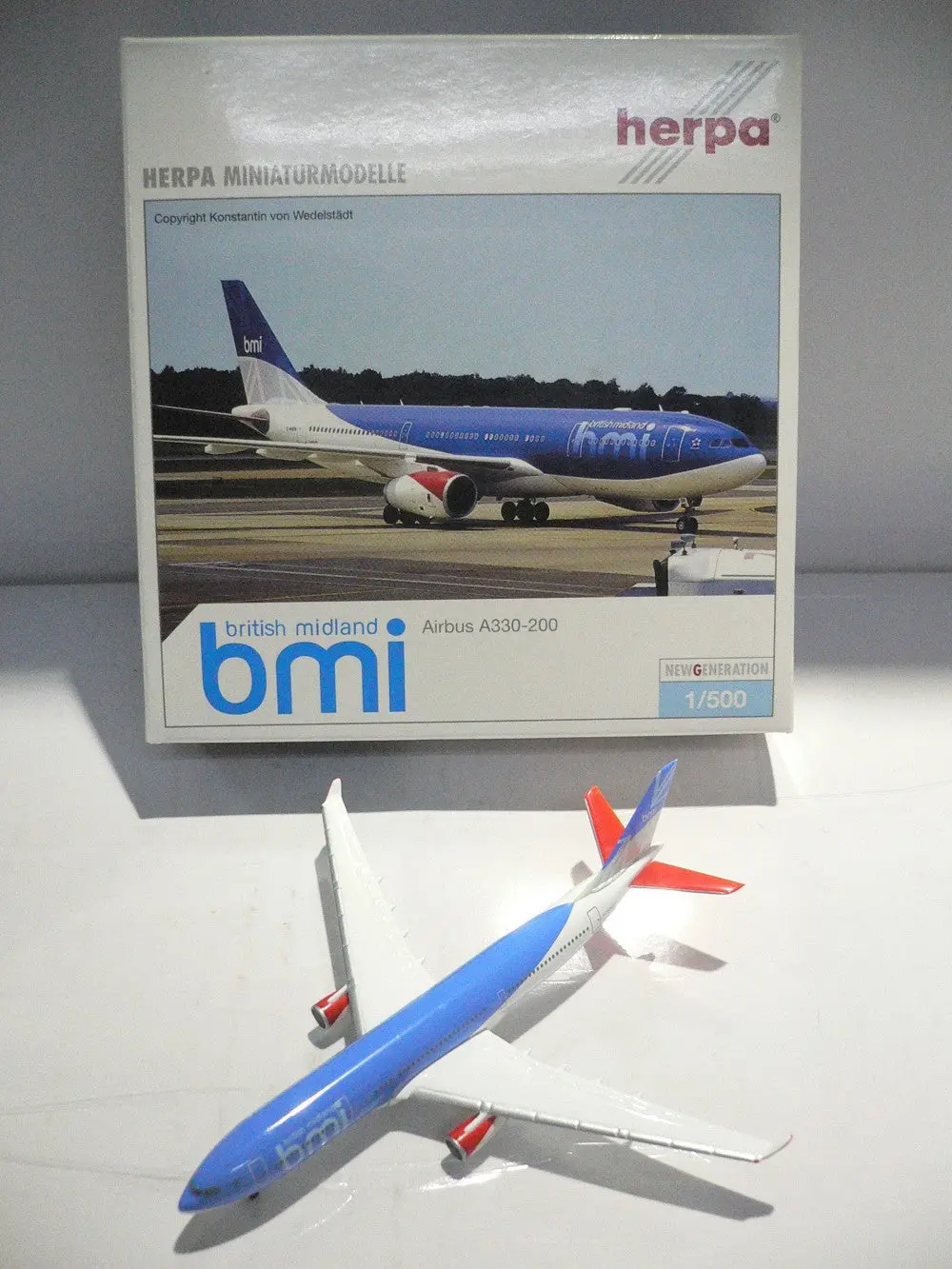 Herpa 1/500 Bmi British Midland Airbus A330-200 (508490) (Piu10) 1