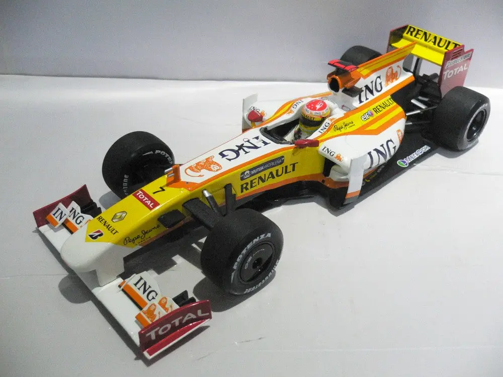 Minichamps 1/18 Renault R29 2009 Fernando Alonso #7 (Buy) 1