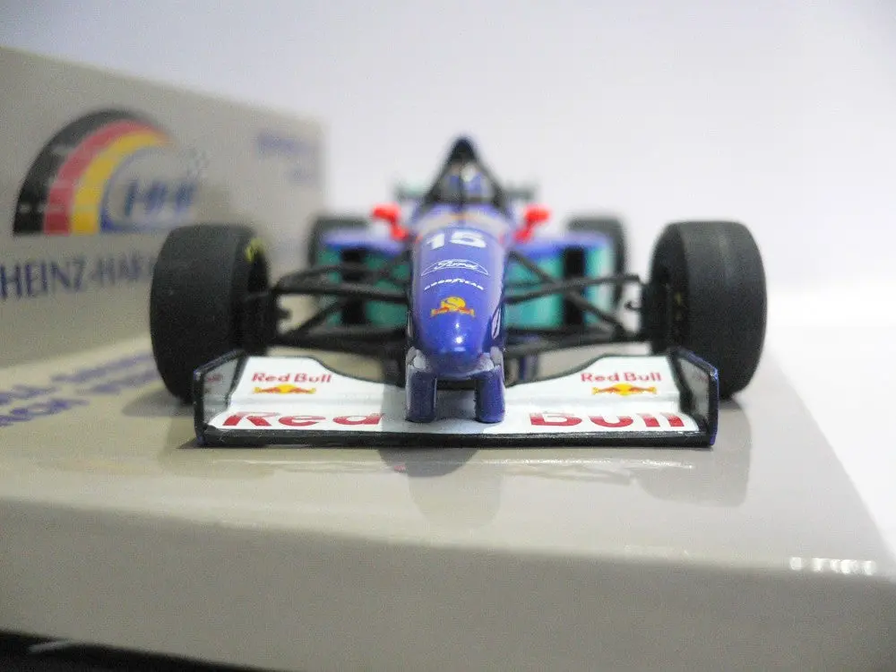 Minichamps 1/43 Red Bull Sauber Ford Launch Version 1996 Heinz-Harald Frentzen #15 (511 964385) (01575) (Buy) 2