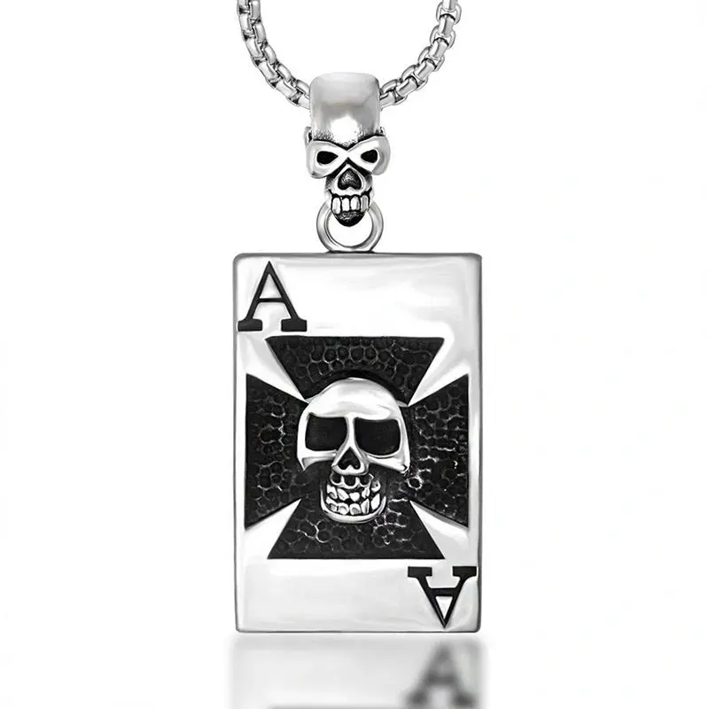 Poker Skull Pendant 1
