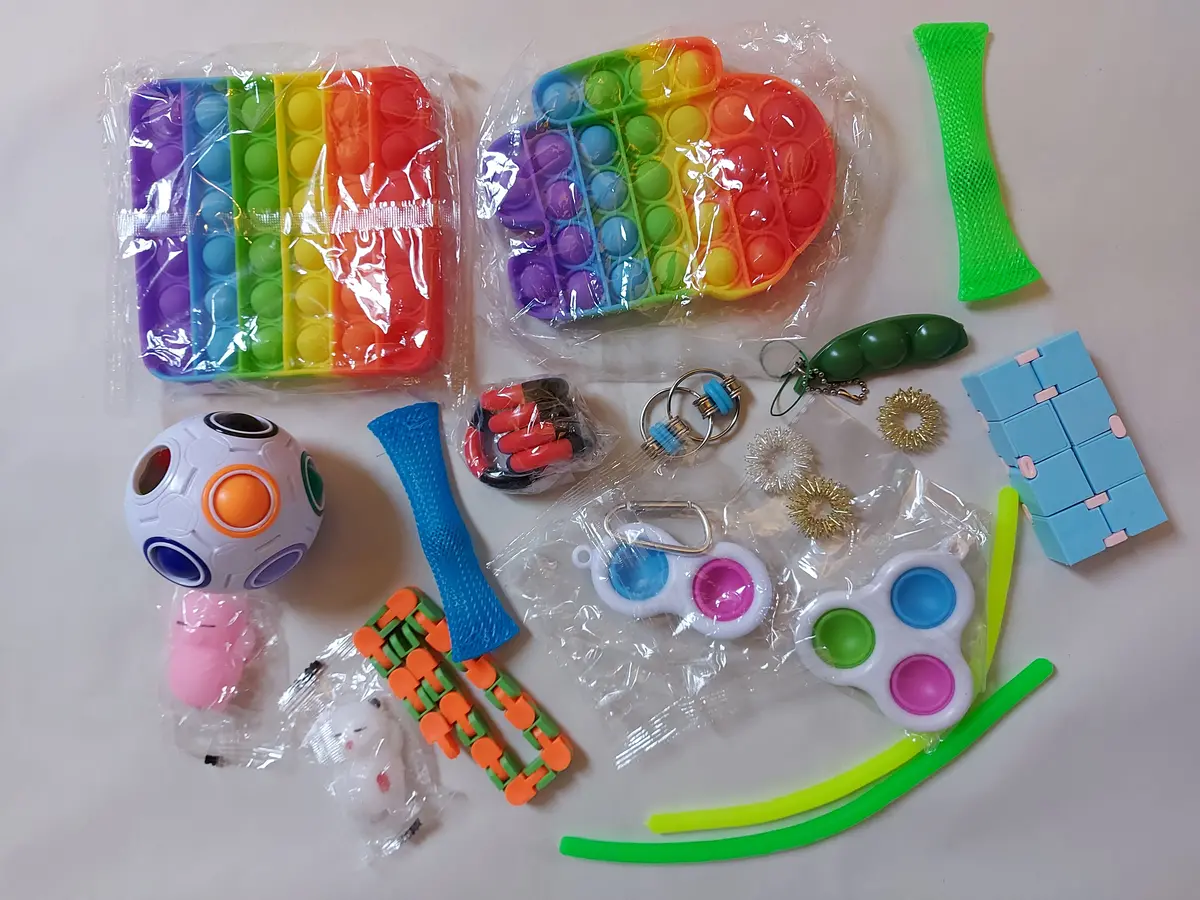 Fidget Toys Playset "Juliet" (19 Pieces) - Ball, Beans &Amp; Bubble 1
