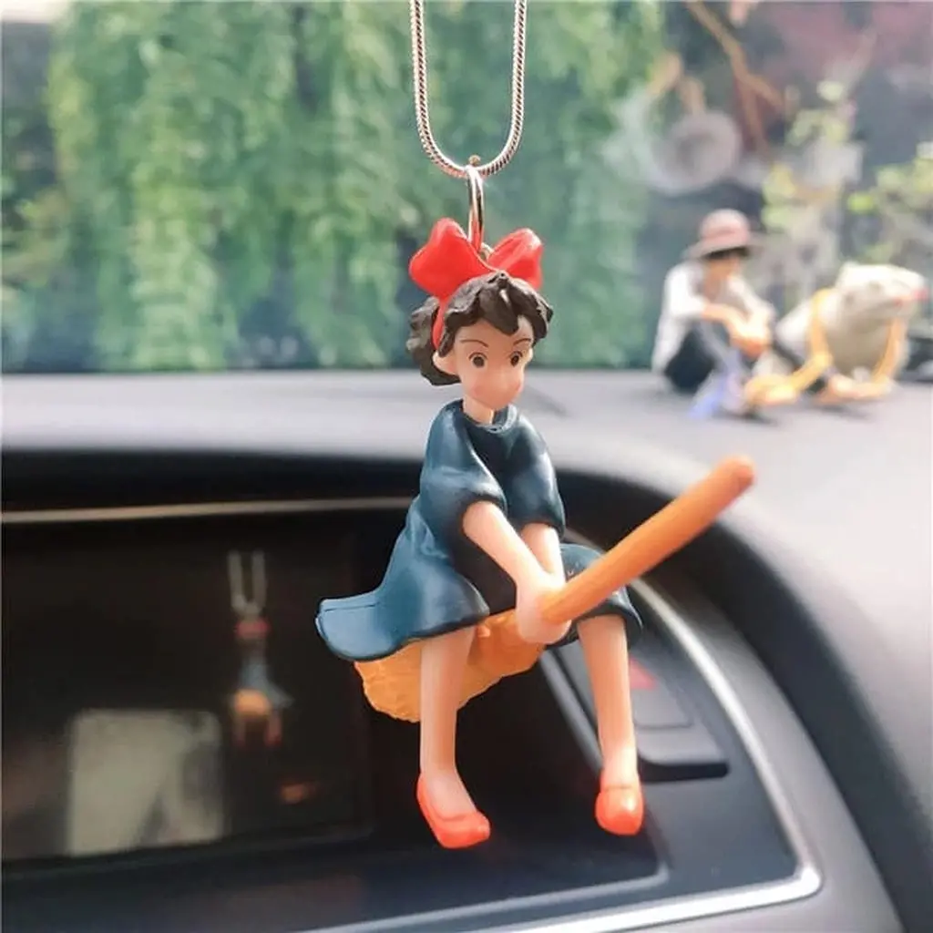 Swinging Girl Kiki Pendant 1