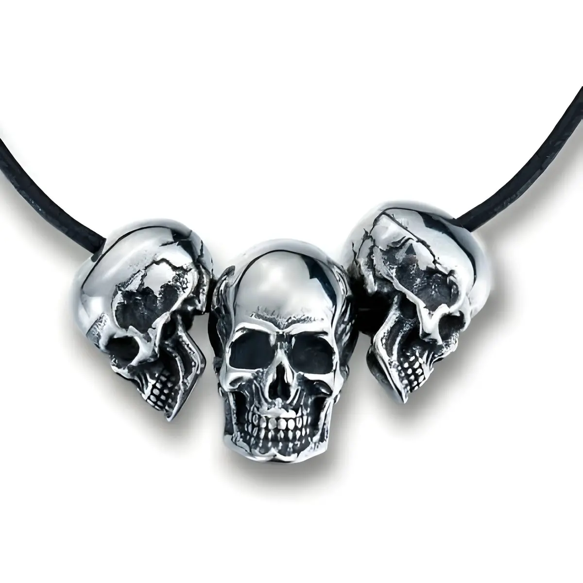 Three Skulls Pendant 1