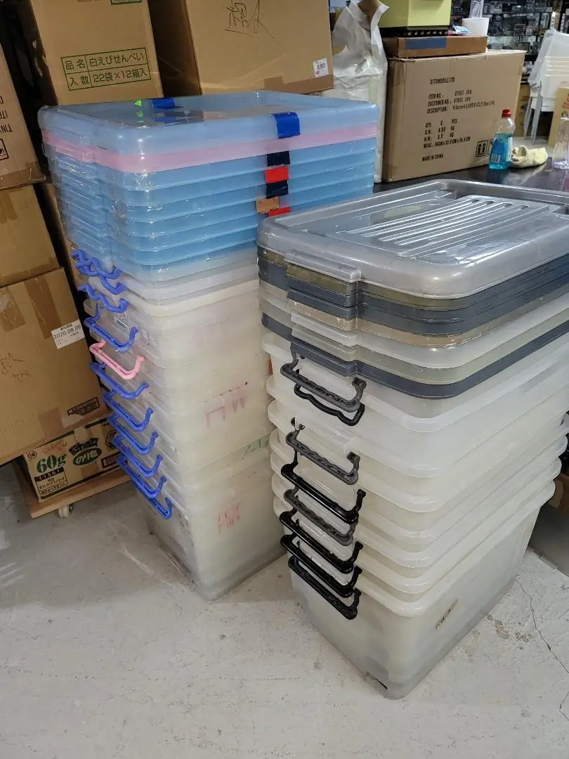 留意更新：二手大量透明儲物膠箱不完美.. 只剩最尾一張相片數量 1