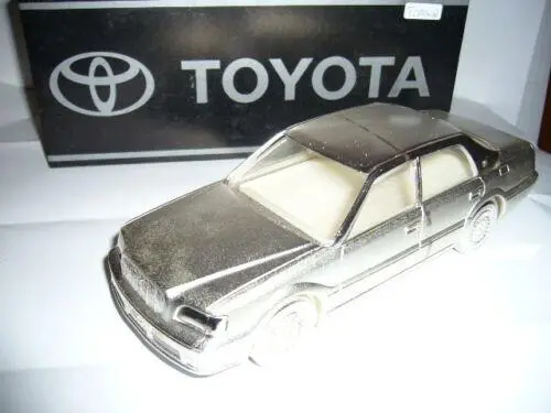 Toyota Crown Majesta Diecast Cigarette Ashtray 1