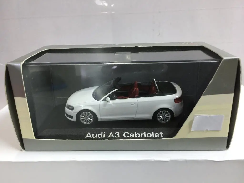 Minichamps 1/43 Audi A3 Cabriolet Ibisweiss (501.08.033.13) (39271) (Buy) 1