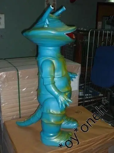 San Huge Giant Kanegon Vinyl Figure Jumbo Size 135Cm Tall Ultraman Monster 食錢獸 2